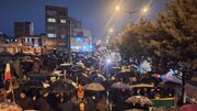 وقتی همبستگی و اتحاد وظیفه می‌شود/ بارش باران مانع ادامه مسیر نمی‌شود