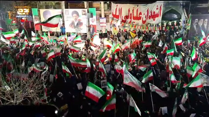 فیلم| نوای «حیدر حیدر» مردم خمینی‌شهر در شب‌های سوگ و حماسه