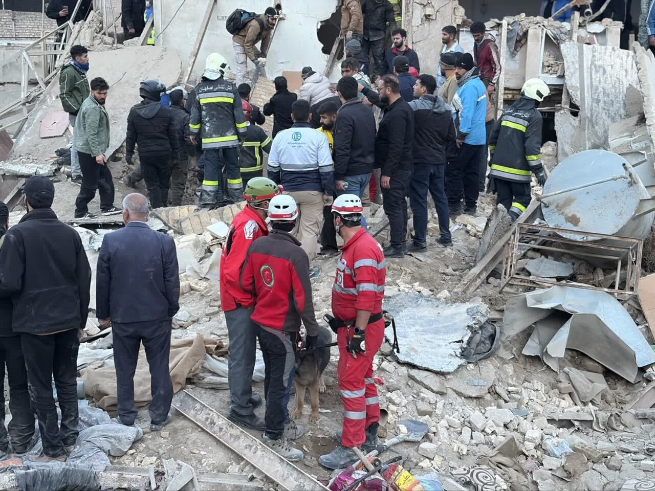U.S. Israeli attacks Attack on Isfahan Homes Claims 30 Lives, Highlighting Civilian Vulnerability