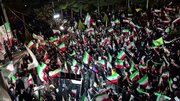 فیلم| رقص پرچم ایران در تجمع مردم خمینی‌شهر