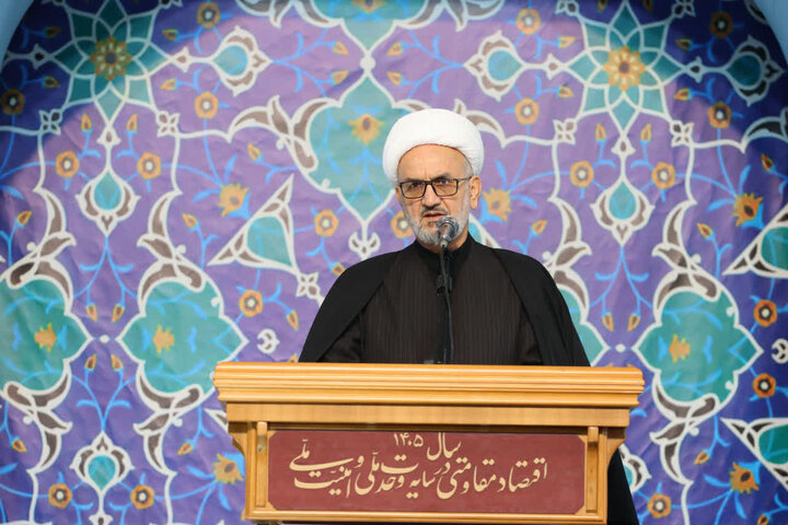 دشمن باید حقوقی را که از ایران نابود کرده را بدهد