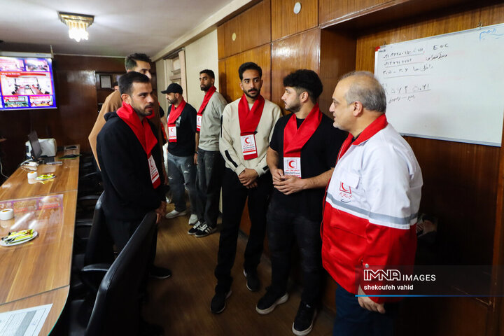 حضور اعضای تیم ملی هندبال ساحلی در جمعیت هلال احمر اصفهان