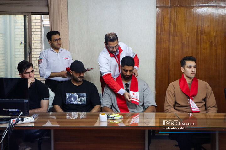 حضور اعضای تیم ملی هندبال ساحلی در جمعیت هلال احمر اصفهان