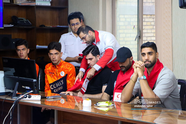 حضور اعضای تیم ملی هندبال ساحلی در جمعیت هلال احمر اصفهان