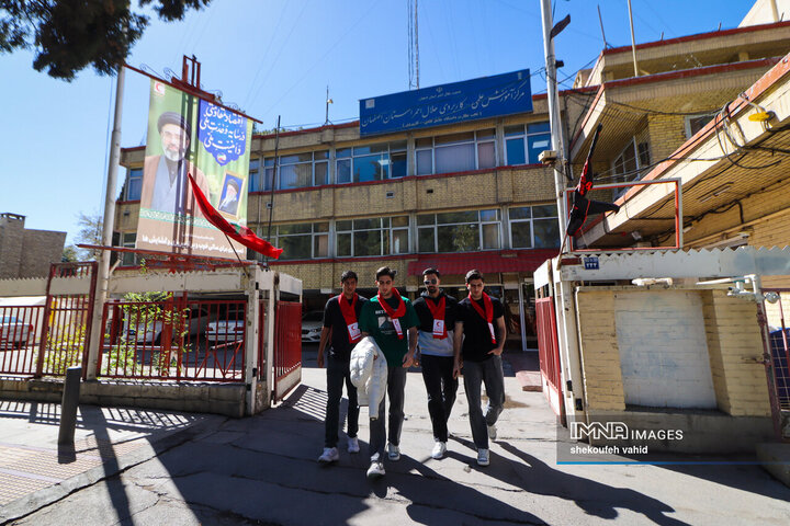حضور اعضای تیم ملی هندبال ساحلی در جمعیت هلال احمر اصفهان