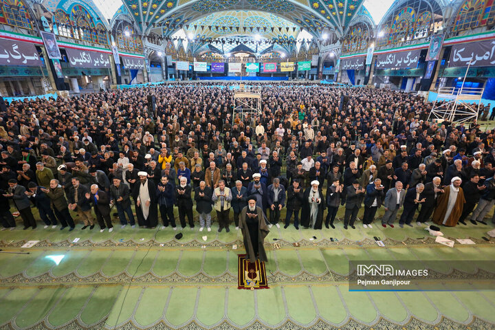 اولین نماز جمعه سال 1405 اصفهان