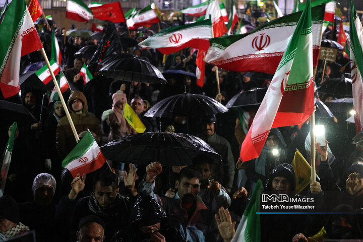 پیمان استوار؛  شب مقاومت همدان زیر باران
