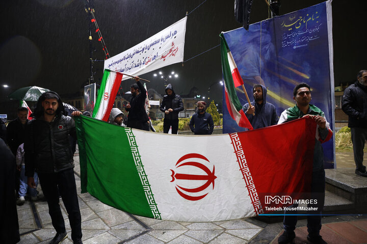 پیمان استوار؛  شب مقاومت همدان زیر باران