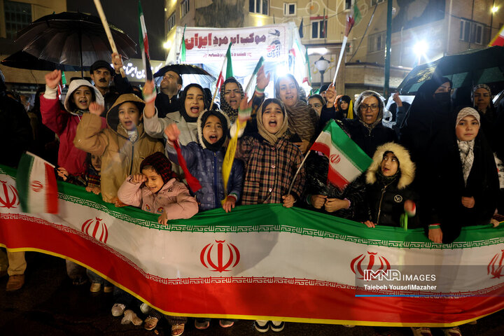 پیمان استوار؛  شب مقاومت همدان زیر باران