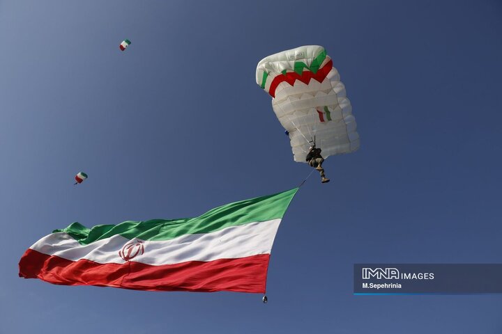 از رزم دلاورمردانه بر خاک تا پرواز غیرتمندانه در آسمان