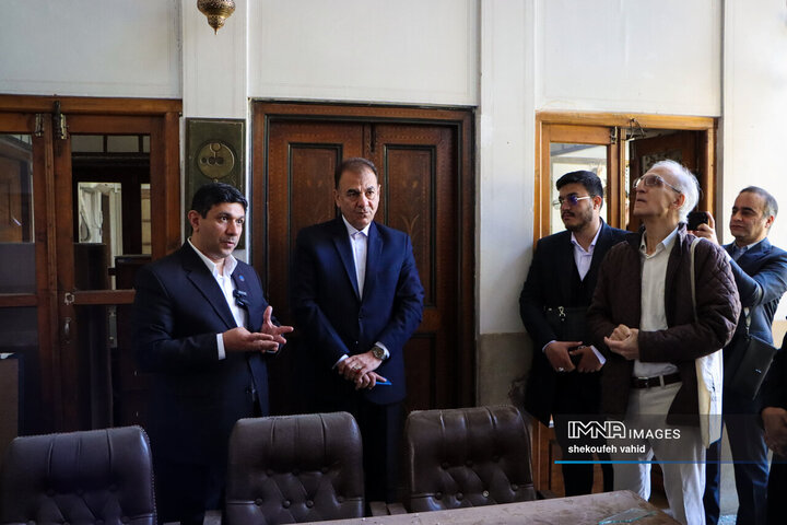 بازدید دبیرکل ملی یونسکو در ایران از آثار تاریخی آسیب دیده اصفهان