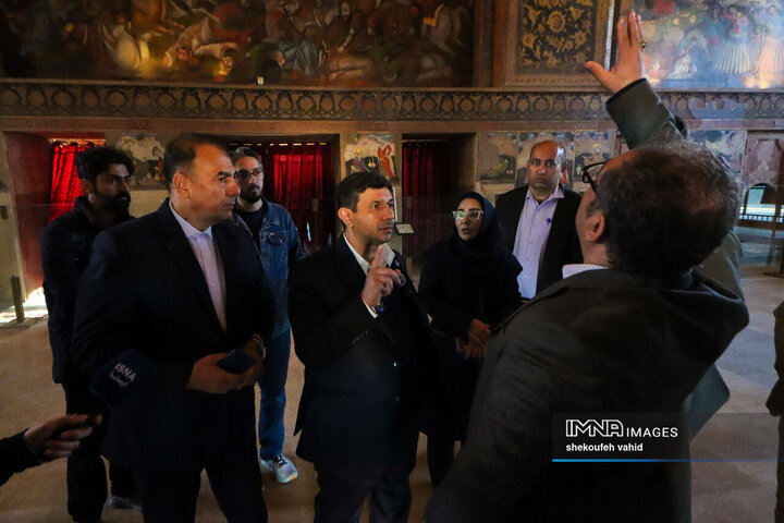 بازدید دبیرکل ملی یونسکو در ایران از آثار تاریخی آسیب دیده اصفهان