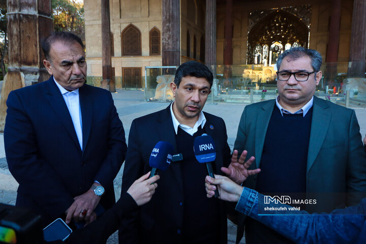 بازدید دبیرکل ملی یونسکو در ایران از آثار تاریخی آسیب دیده اصفهان