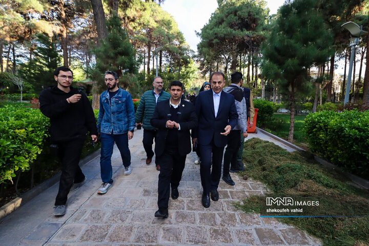 بازدید دبیرکل ملی یونسکو در ایران از آثار تاریخی آسیب دیده اصفهان