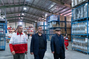 امدادگران هلال‌احمر در خط مقدم خدمت‌رسانی به مردم هستند