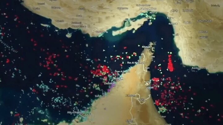 فایننشال‌تایمز: سرگردانی ۲۰ هزار دریانورد در خلیج‌ فارس