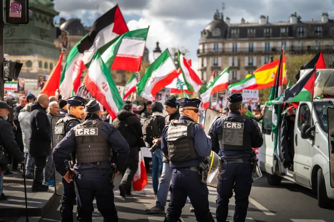 طنین شعار «بوم بوم تل‌آویو» در شهر عشاق + فیلم