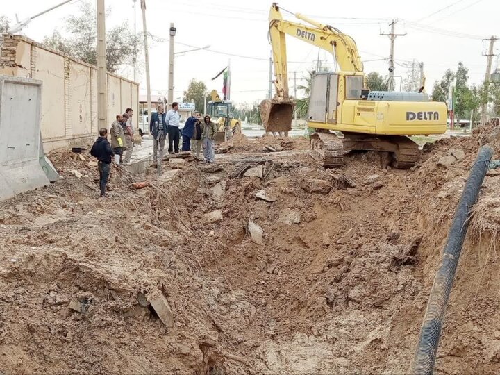 خطوط انتقال آب شرب مهران بازسازی شد