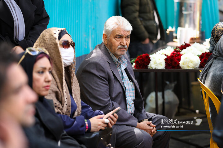 ادای احترام کلیمیان اصفهان به کودکان شهید میناب