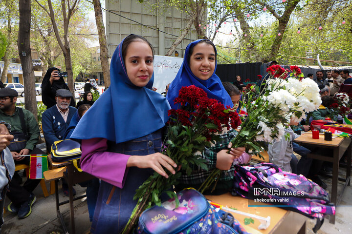 ادای احترام کلیمیان اصفهان به کودکان شهید میناب