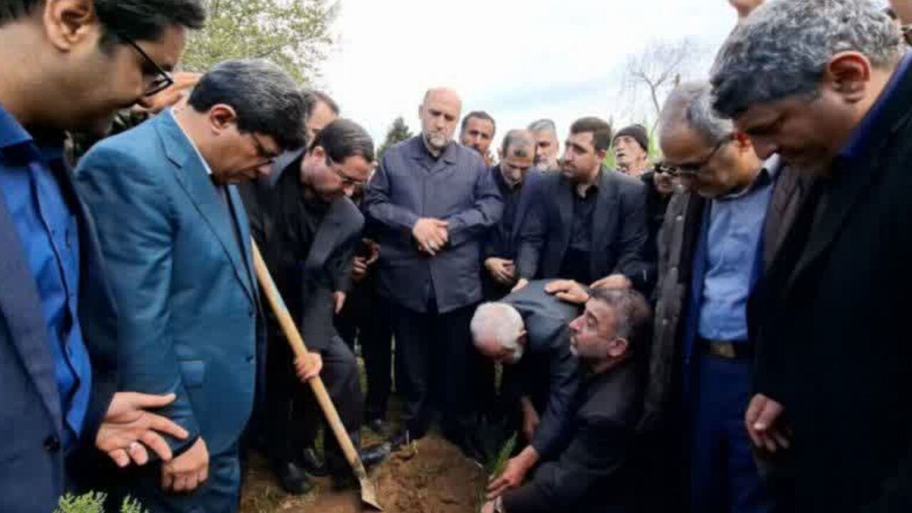 پیکر سردار جنگل در زادگاهش سیمرغ آرام گرفت