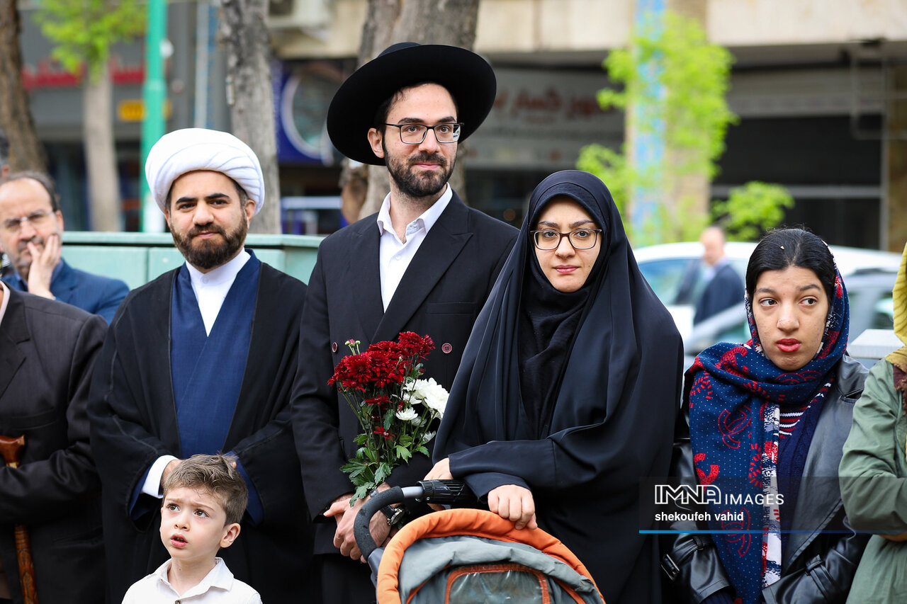 Jewish community of Isfahan paid tribute to martyrs of Minab school