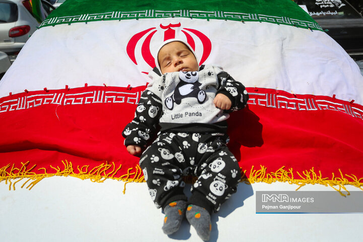 کاروان خودرویی مردم اصفهان در روز «جمهوری اسلامی»