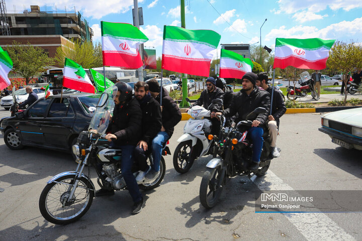 کاروان خودرویی مردم اصفهان در روز «جمهوری اسلامی»