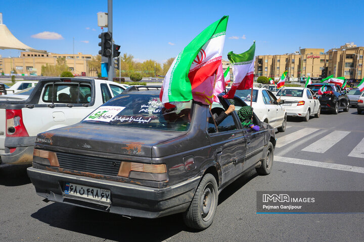 کاروان خودرویی مردم اصفهان در روز «جمهوری اسلامی»