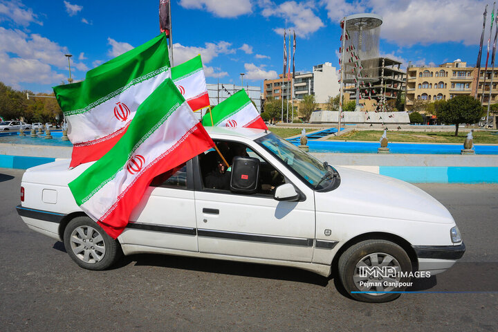 کاروان خودرویی مردم اصفهان در روز «جمهوری اسلامی»
