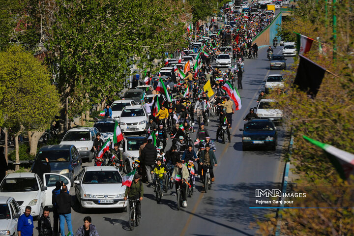 کاروان دوچرخه‌سواری نوجوانان عزادار و حماسه‌ساز اصفهان