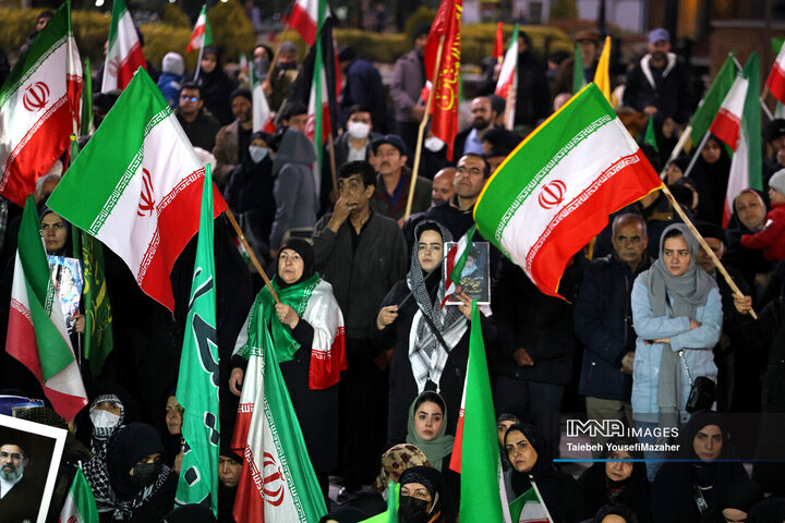 اقامه نماز استغاثه  به امام زمان در همدان