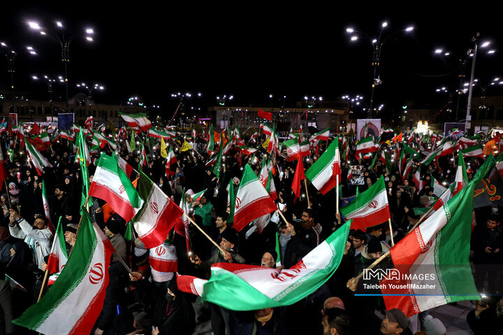 اقامه نماز استغاثه  به امام زمان در همدان