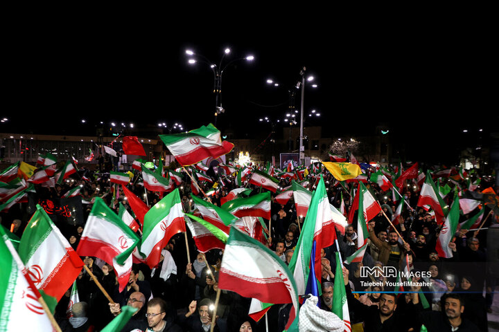 اقامه نماز استغاثه  به امام زمان در همدان