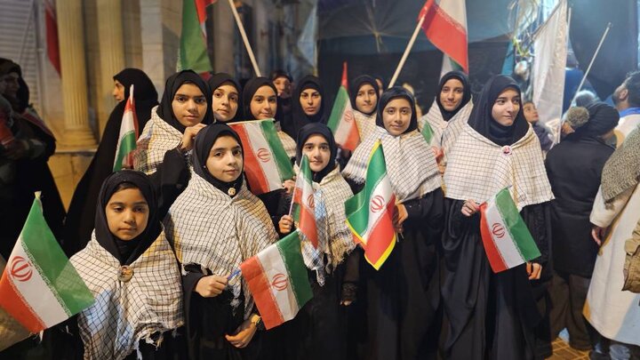 فیلم| دانش‌آموزان شیرازی در حمایت از امنیت و اقتدار ملی به میدان آمدند