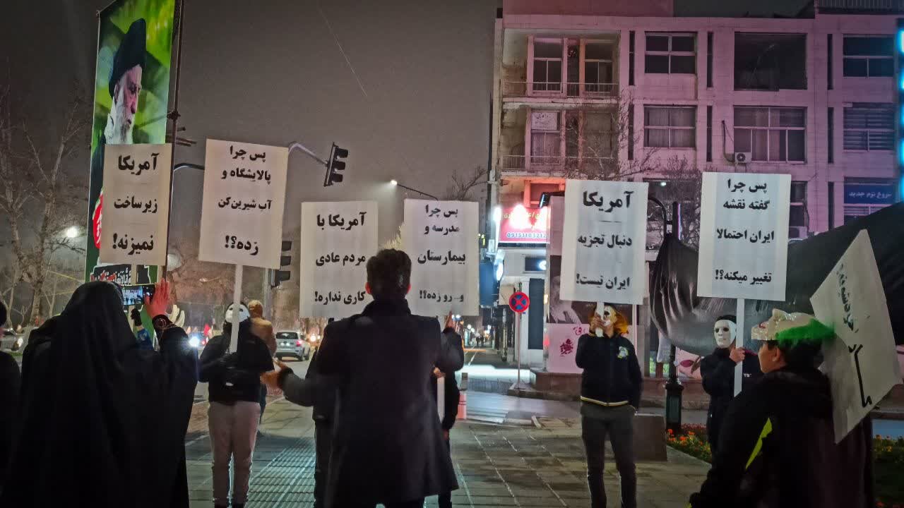 مردم پای کار ارزش‌های مقدس‌شان هستند