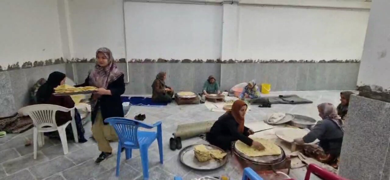 بانوان ونک در خط پشتیبانی؛ نان شیرین برای رزمندگان، عطر ایثار در شهر