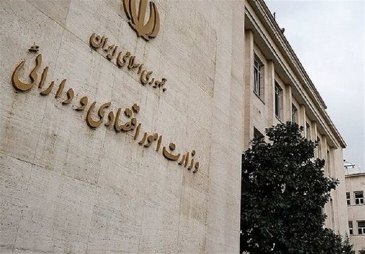 تاکید وزیر اقتصاد بر ثبات بخشی بر بازار و پشتیبانی از تولید