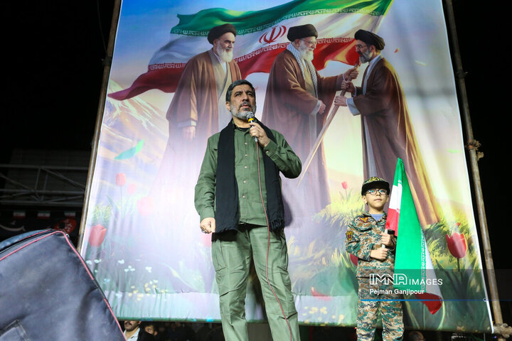 مهدی سلحشور در اجتماع بزرگ مردم در سه راه سیمین