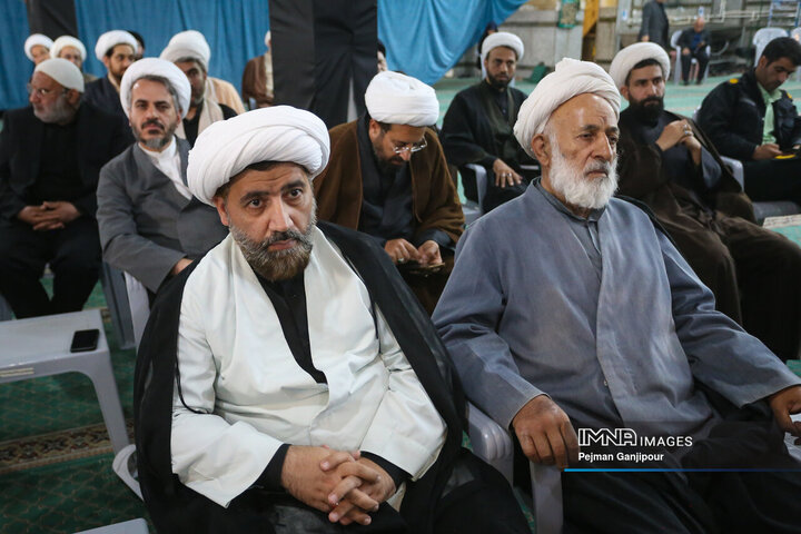 تجمع روحانیون و ائمه جماعت غرب اصفهان در بیعت با رهبر انقلاب اسلامی