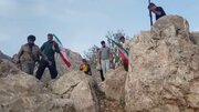 برنو به دست، غیرت به دل؛ این خاک قتلگاه آماده دارد