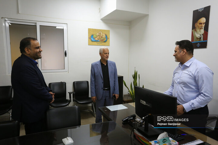 بازدید شهردار اصفهان از خدمت‌رسانی شهرداری‌ها به شهروندان