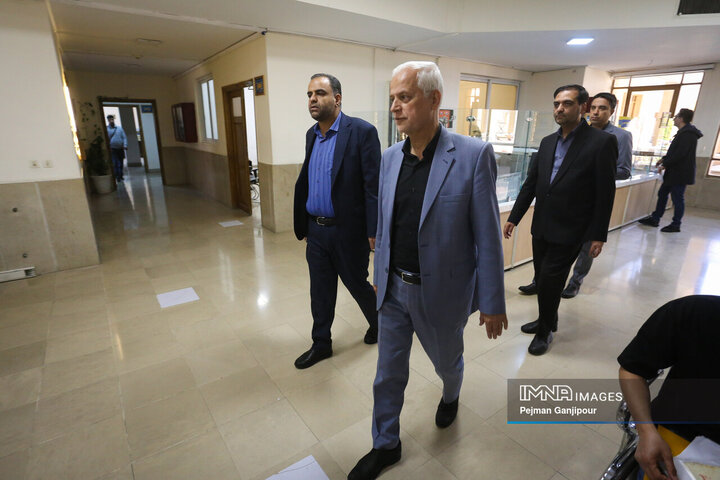 بازدید شهردار اصفهان از خدمت‌رسانی شهرداری‌ها به شهروندان