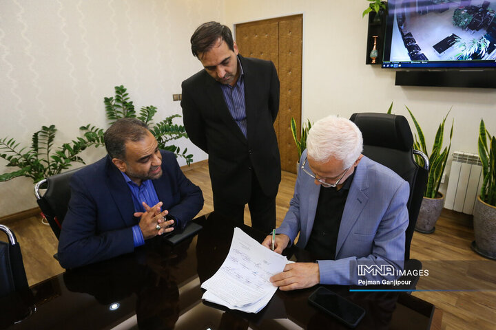 بازدید شهردار اصفهان از خدمت‌رسانی شهرداری‌ها به شهروندان