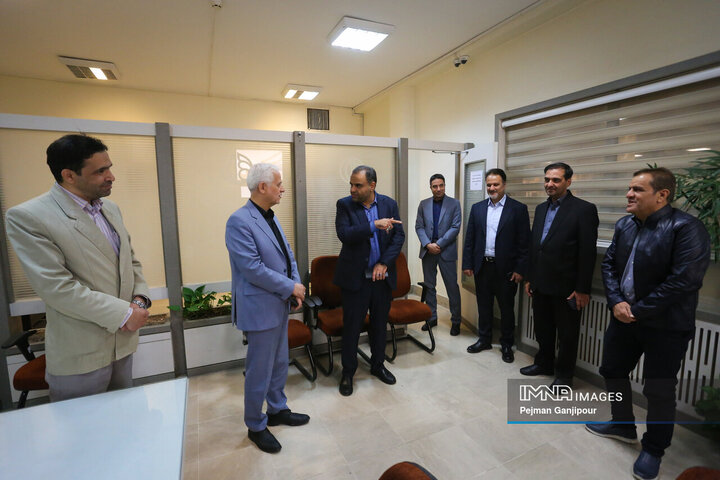 بازدید شهردار اصفهان از خدمت‌رسانی شهرداری‌ها به شهروندان