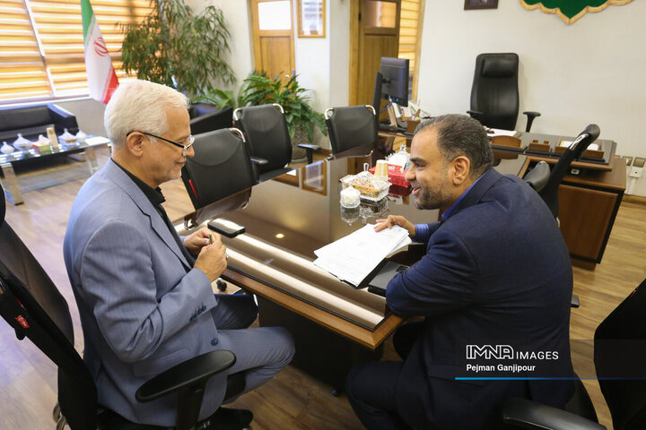 بازدید شهردار اصفهان از خدمت‌رسانی شهرداری‌ها به شهروندان