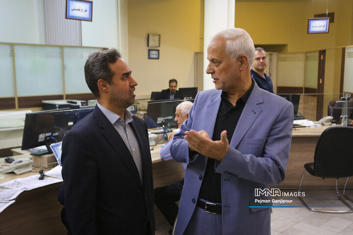 بازدید شهردار اصفهان از خدمت‌رسانی شهرداری‌ها به شهروندان