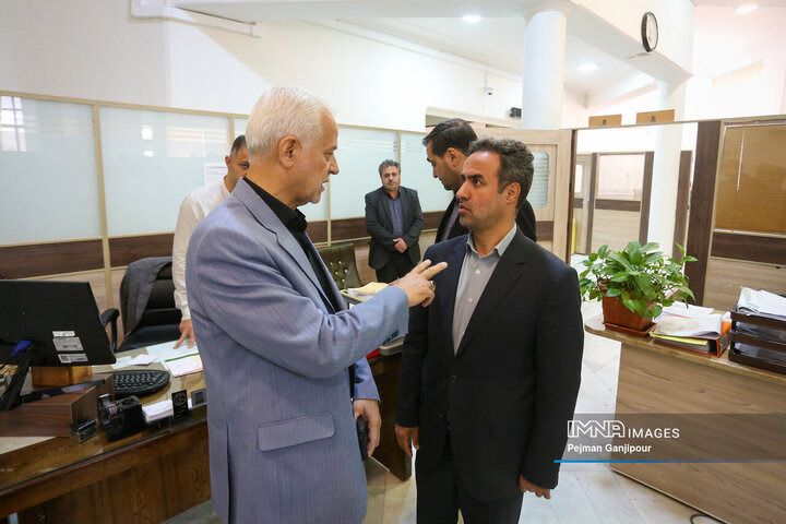 بازدید شهردار اصفهان از خدمت‌رسانی شهرداری‌ها به شهروندان
