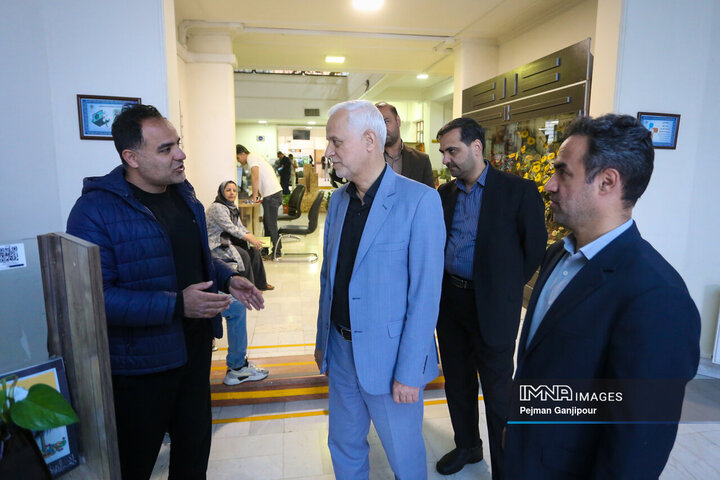 بازدید شهردار اصفهان از خدمت‌رسانی شهرداری‌ها به شهروندان