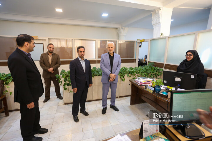 بازدید شهردار اصفهان از خدمت‌رسانی شهرداری‌ها به شهروندان